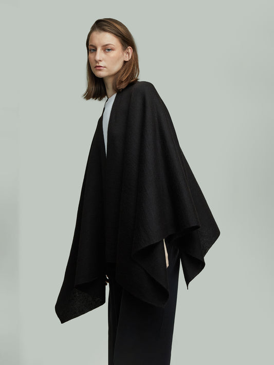 Poncho Brio Baby Alpaca Color Negro Negro