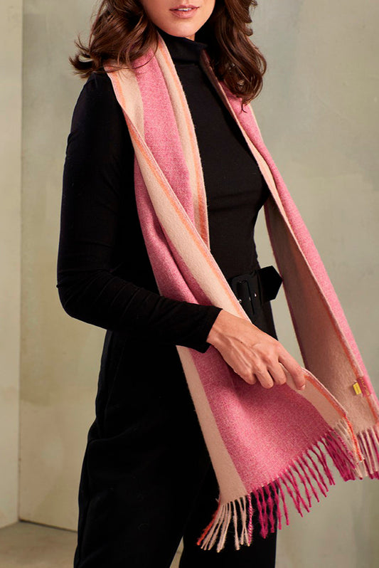 Trasera - Una Bufanda Baby Alpaca Color Rosa