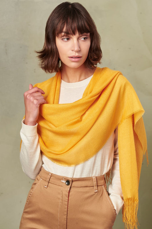 Japones Shawl Baby Alpaca Color Amarillo