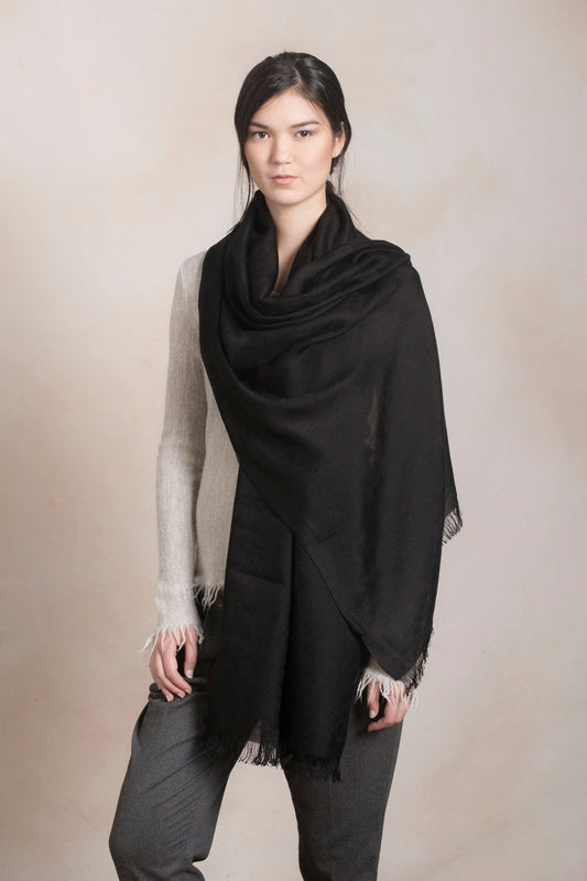 Chancay - 16 Shawl Royal Alpaca & Silk Color Black