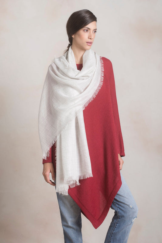 Pato Shawl Baby Alpaca Color Grey Claro