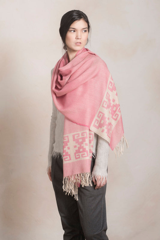 Chancay - 13 Shawl Baby Alpaca Color Pink