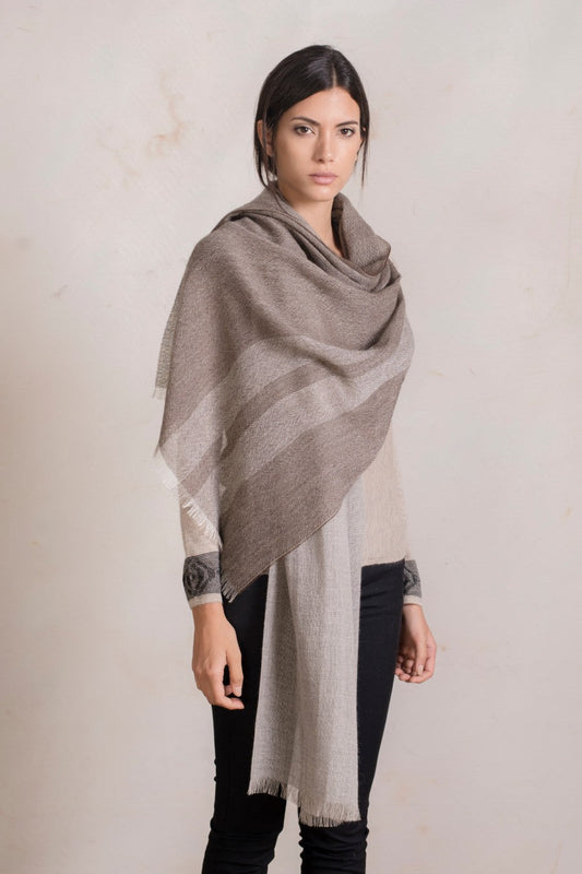 Revolution Shawl Baby Alpaca Color Grey