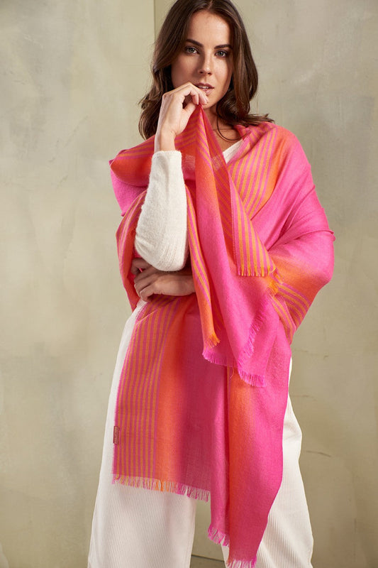 Tornado - B Shawl Baby Alpaca Color Fucsia