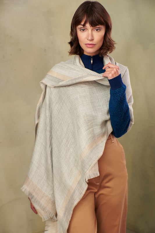 Tenessee Shawl Baby Alpaca Color Grey