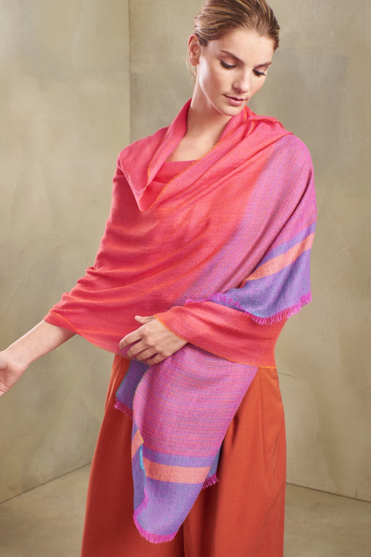 Teofila Shawl Baby Alpaca Color Fucsia