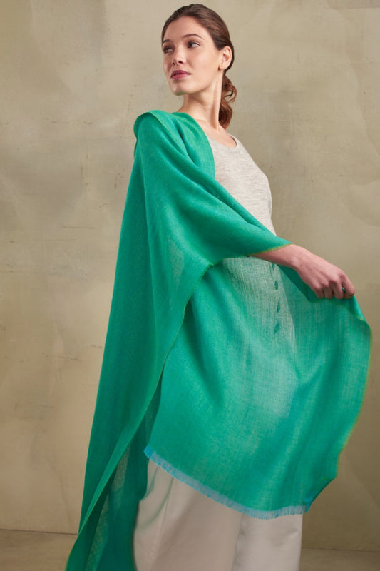 Tempera Shawl Baby Alpaca Color Turqueza