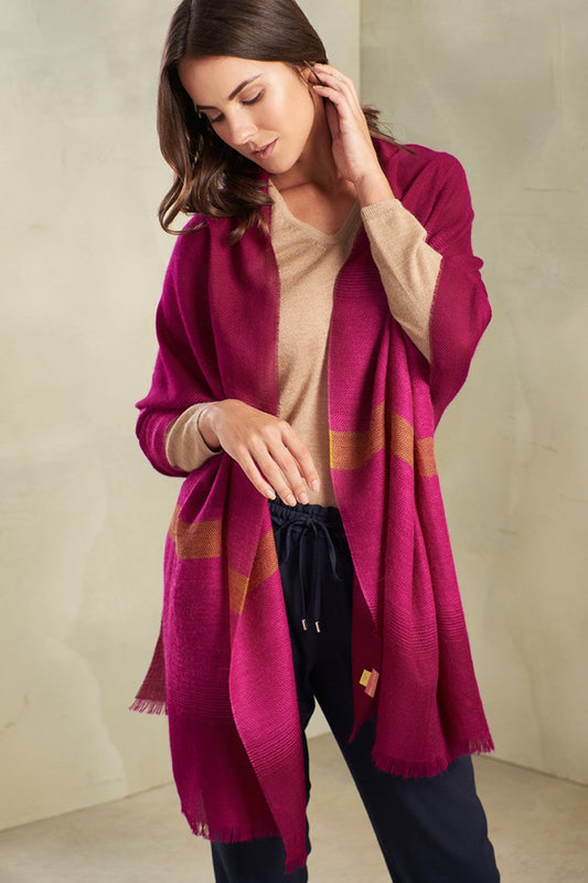 Tocai - A Shawl Baby Alpaca Color Guinda