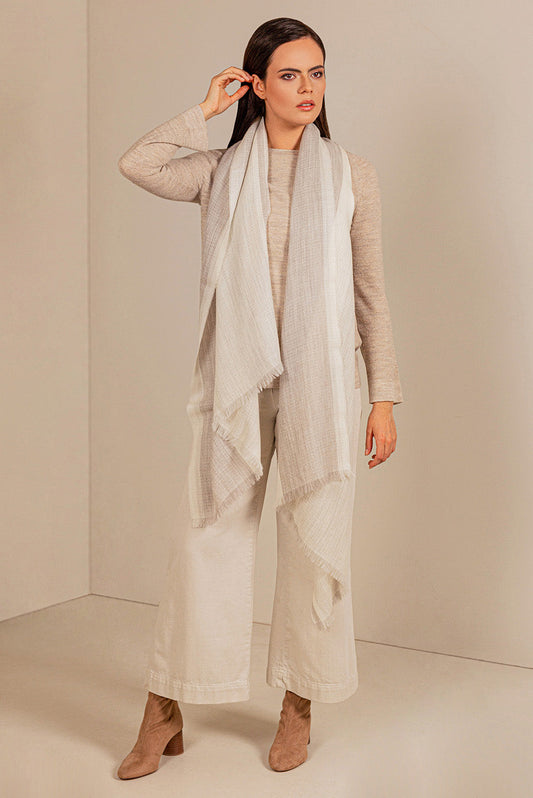 Uatuka Shawl Baby Alpaca Color Grey Claro