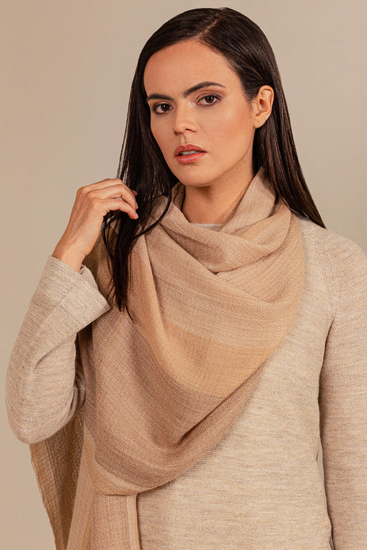 Uatuka Shawl Baby Alpaca Color Beige