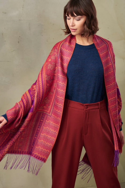 Thames Shawl Baby Alpaca Color Fucsia