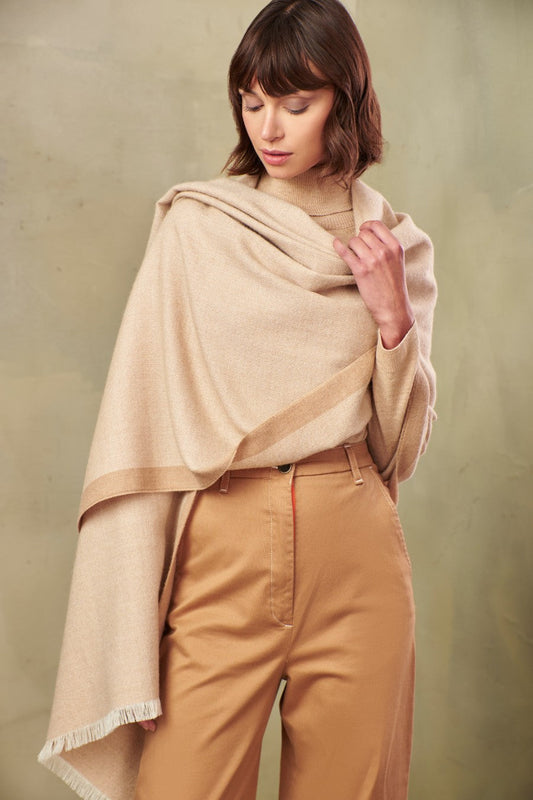 Etiqueta - B Shawl Baby Alpaca Color Beige