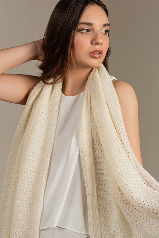 Ueco Shawl Baby Alpaca Color Ecru