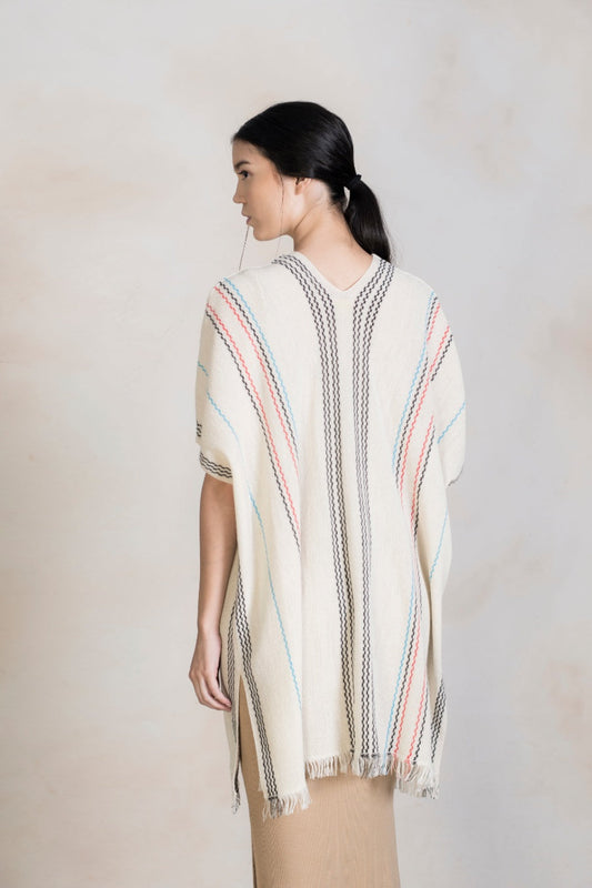 Raqchi Poncho Baby Alpaca Color Ecru