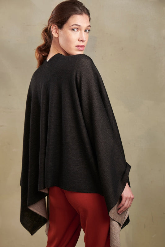 Temira Poncho Baby Alpaca Color Black&Ajonjoli