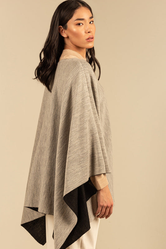 Uccello Poncho Baby Alpaca Color Black&Luna