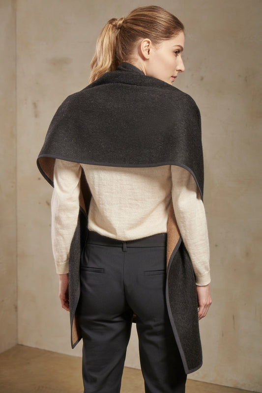 Prova Cape Baby Alpaca & Wool Color Black & Camel