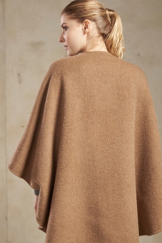 Sonia Cape Baby Alpaca & Wool Color Camel & Black