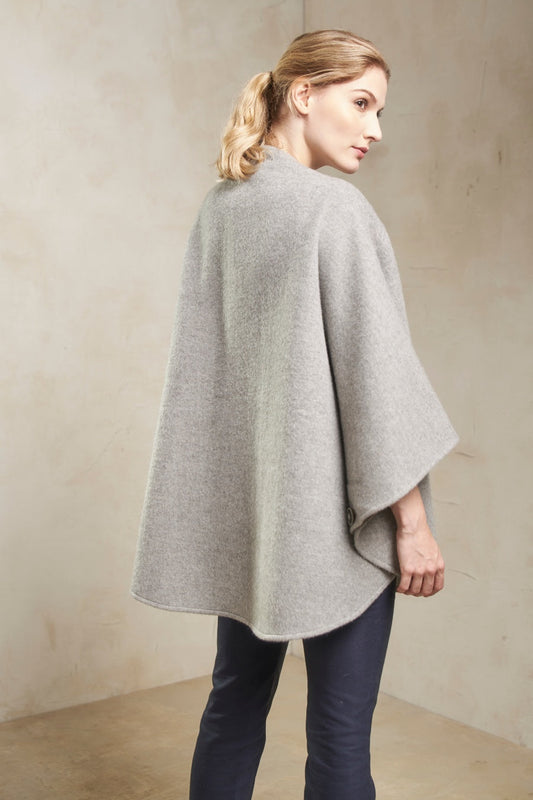 Sonia Cape Baby Alpaca & Wool Color Griggio & Ecru